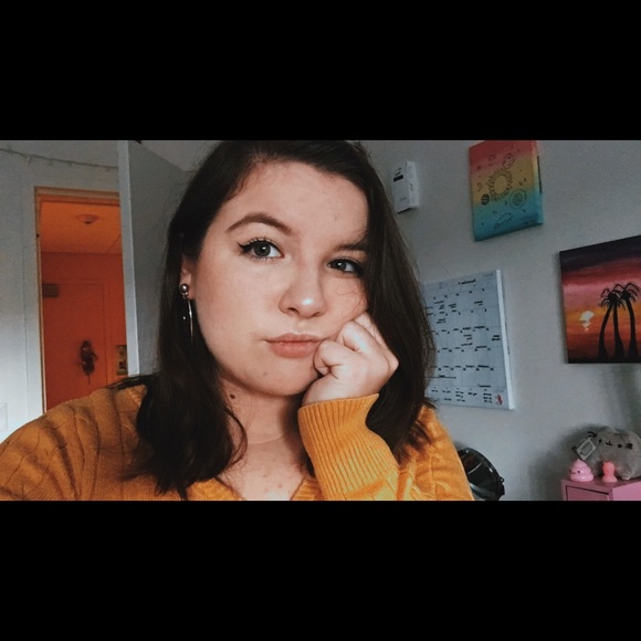 Meet your Posher, Sierra - Picture 1 of 1